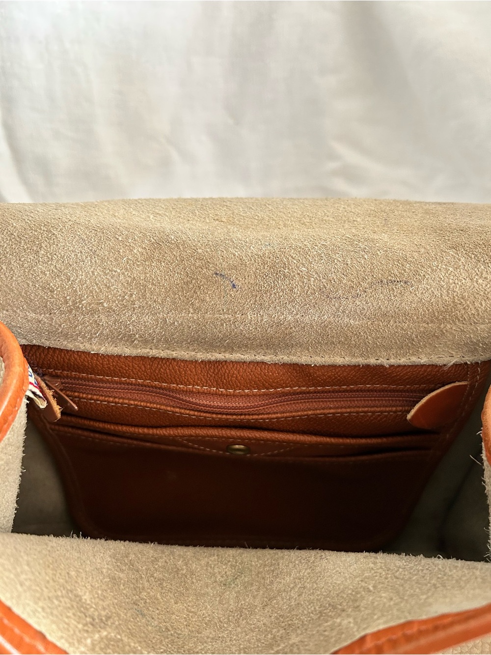 90’s Vintage Dooney and Burke | All Weather Leather Essex Crossbody Bag | Cream - Picture 8 of 11